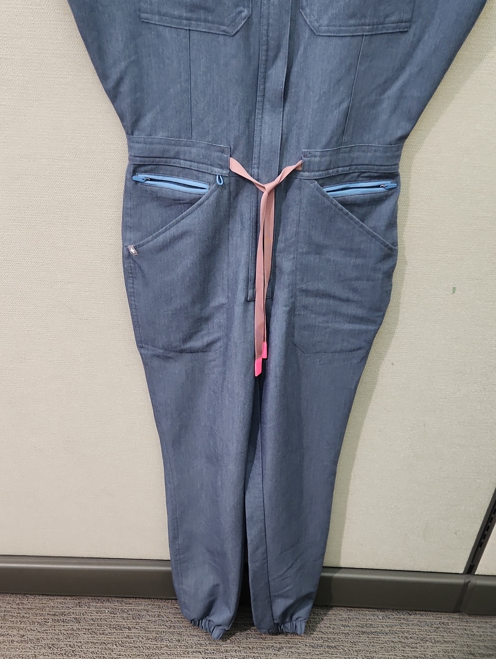 Figs Rafaela Cargo Scrub Jumpsuit Size XXS - Picture 4 of 16